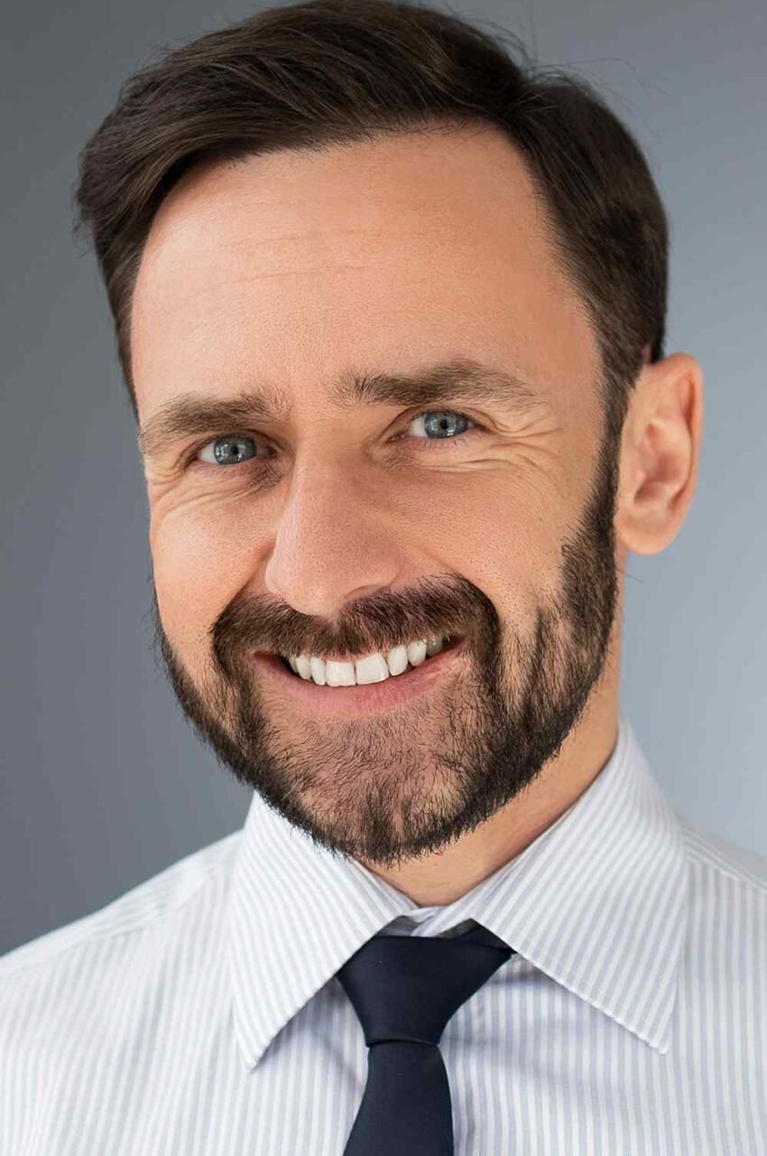 https://keeganpinto.com/wp-content/uploads/2019/02/team_01-850x1280.jpg
